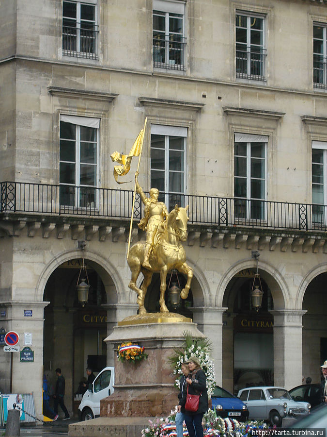Конная статуя Жанны Д’Арк Париж, Франция