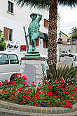 типичный памятник для Гибралтара, именно такие тут преобладают