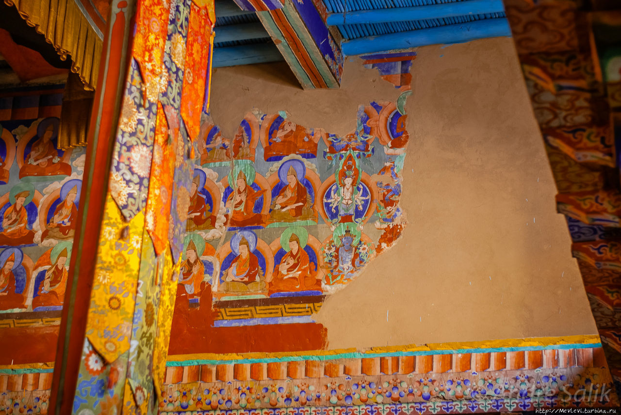 Монастырь Самсталинг недалеко от деревни Сумур Лех, Индия