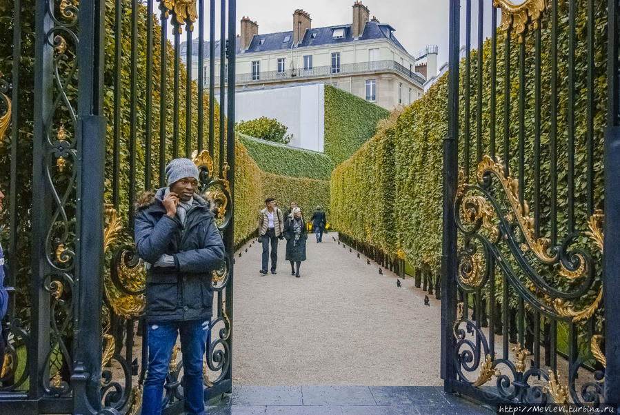 Елисейские поля в Париже. Париж, Франция