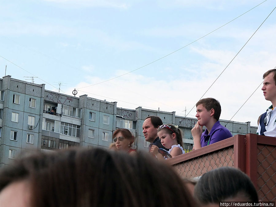 Наш губернатор с со всей семьей (пять деток, между прочим))) ) Красноярский край, Россия