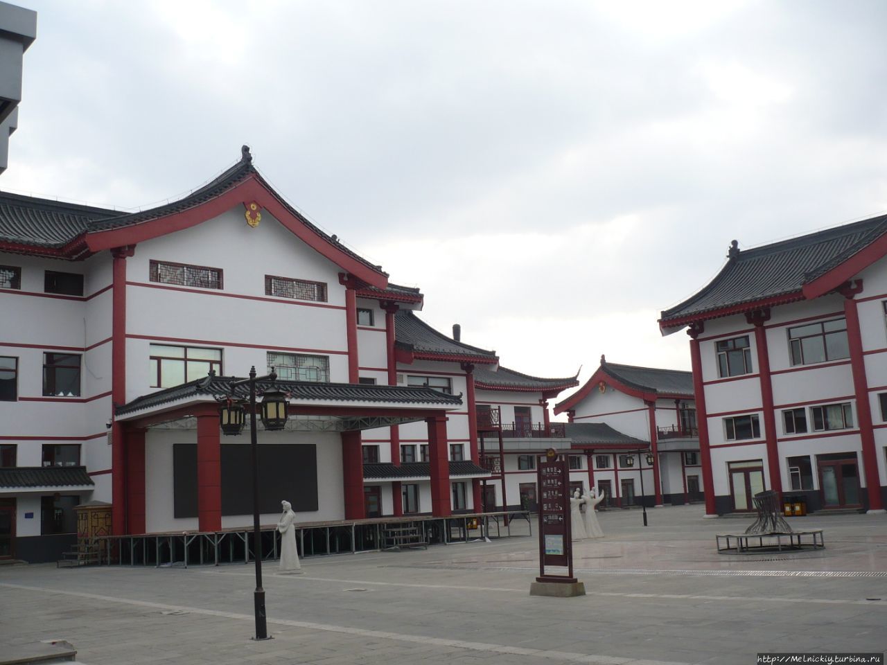 Туристический центр Цзиньдин Дуньхуа, Китай