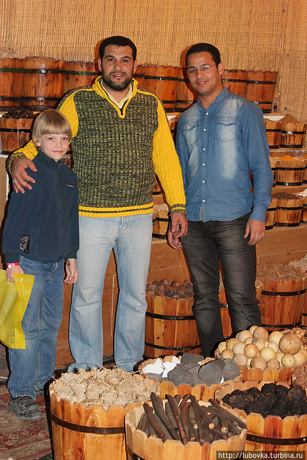 После 30-минутного экскурса по специям и травам Египта фото на Память. Шарм-Эль-Шейх, Египет