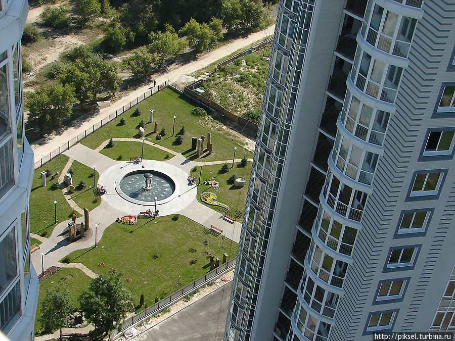 Вид на фонтан с высоты 26-го этажа Киев, Украина