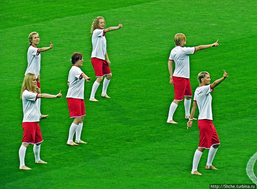 Потанцуем? Гимн Евро-2012 вместе девчонками из Гданьска Гданьск, Польша