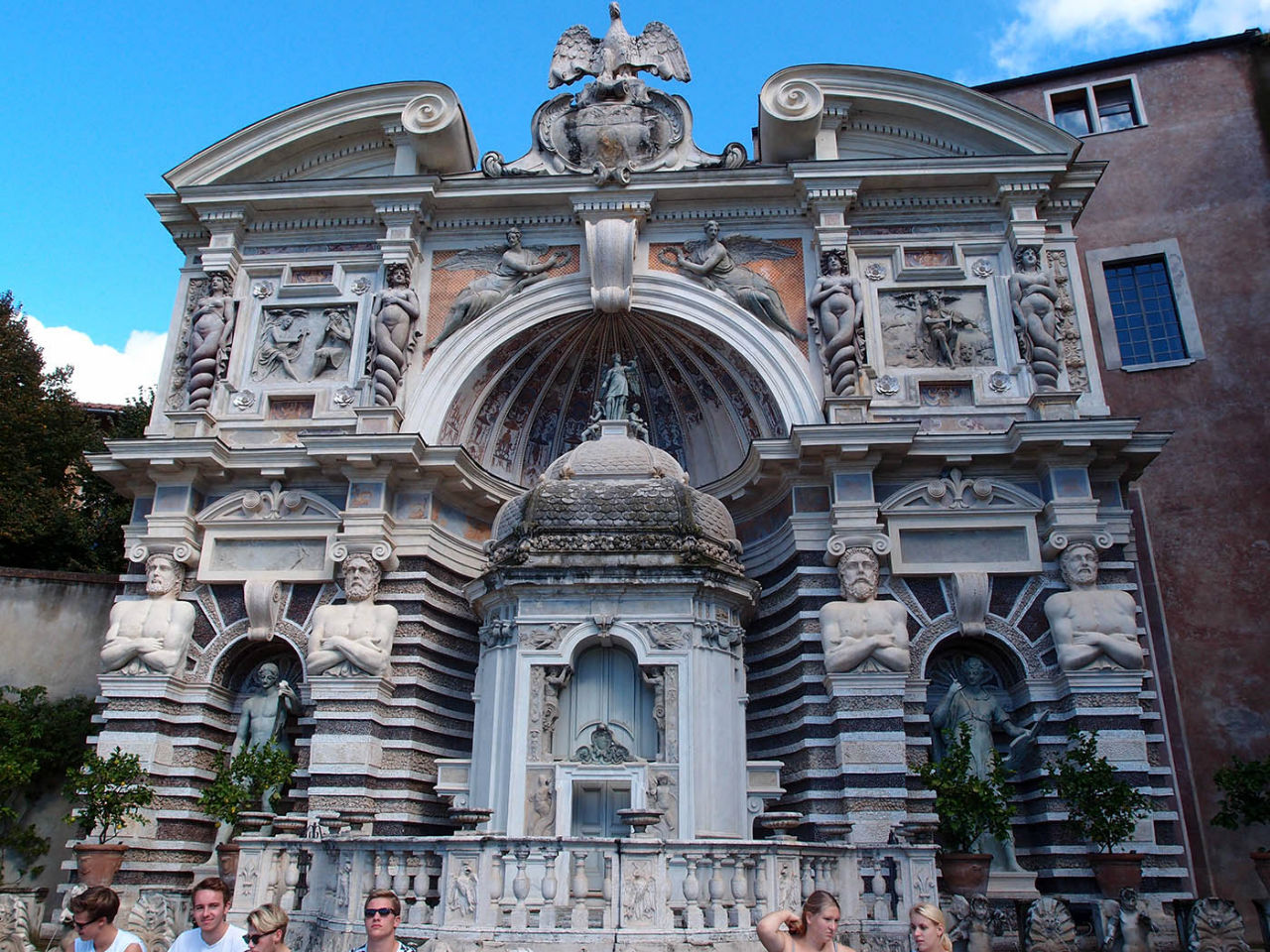 100 фонтанов Тиволи Тиволи, Италия