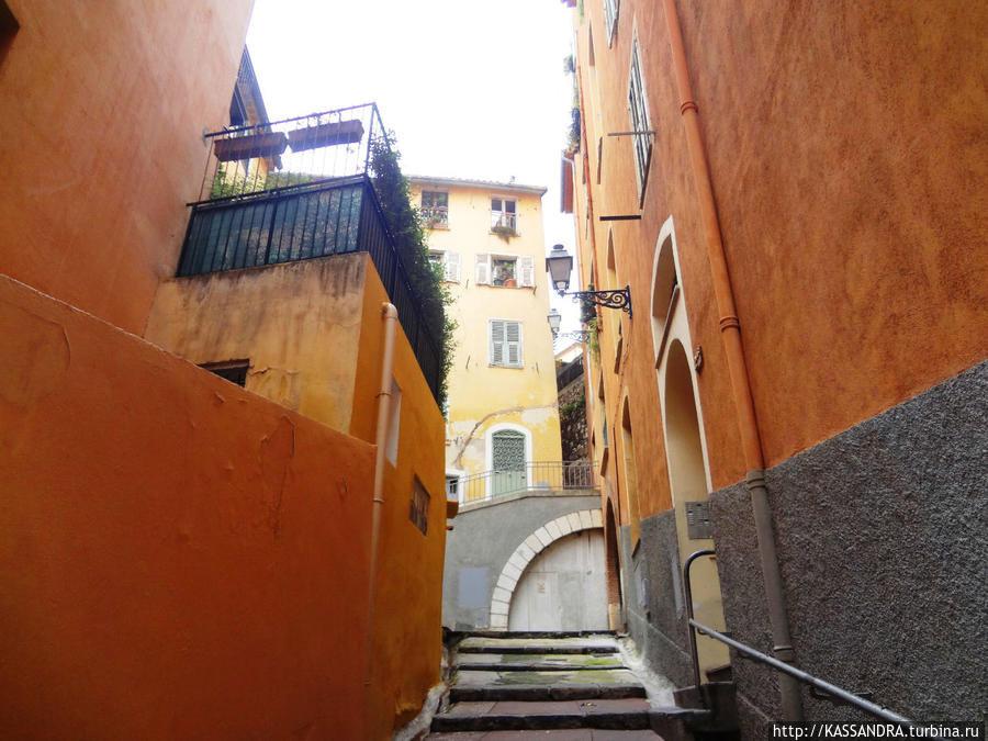 Ницца — несколько километров  от итальянской границы Ницца, Франция