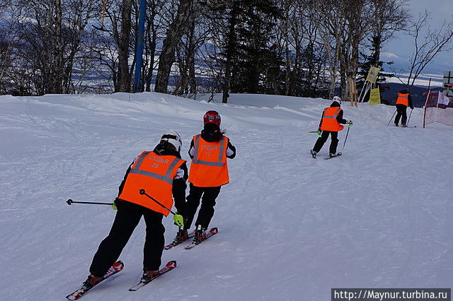 Все движутся в сторону трассы Армейка ,там , с ее средней части место старта . Южно-Сахалинск, Россия