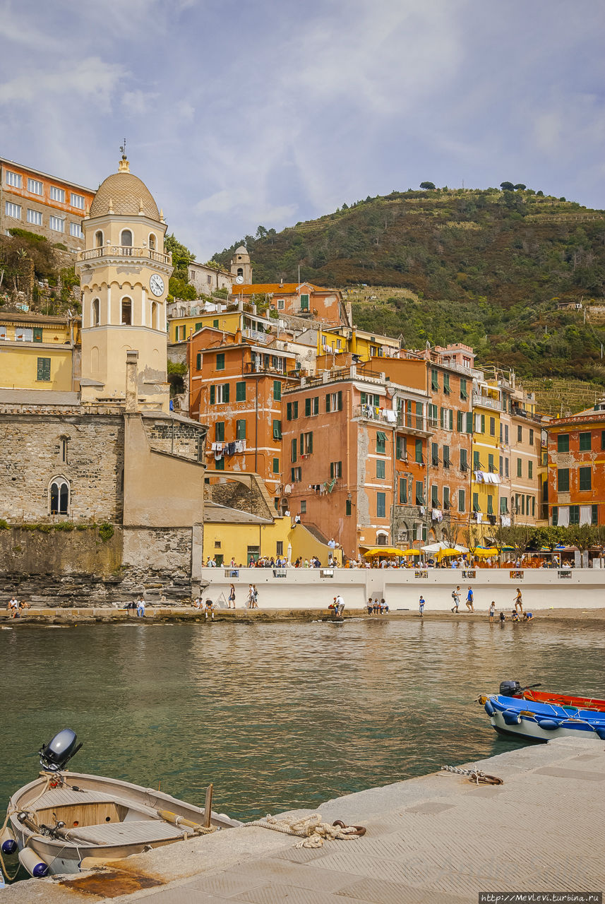 Прогулка в Vernazza, La Spezia, Италия Вернаска, Италия