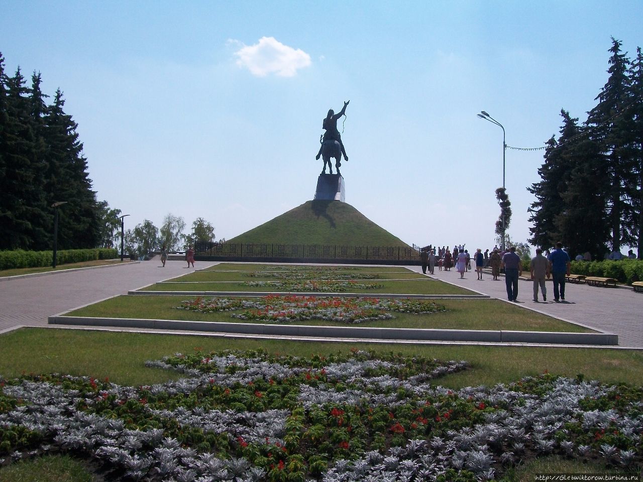 Прогулка около памятника Салавату Юлаеву