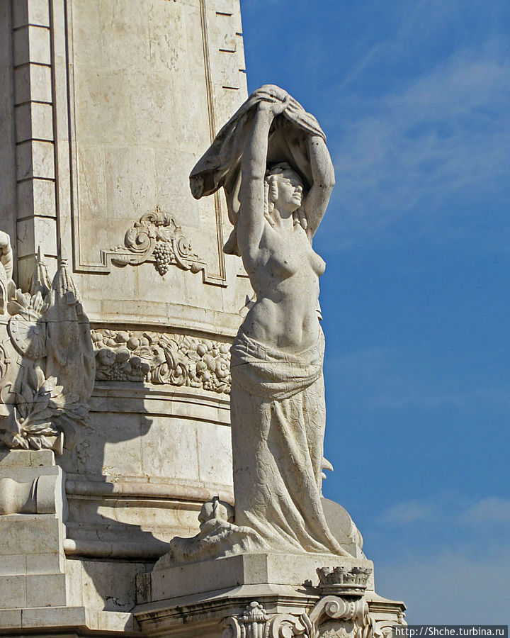 Памятник маркизу де Помбалю на одноименной площади Лиссабон, Португалия