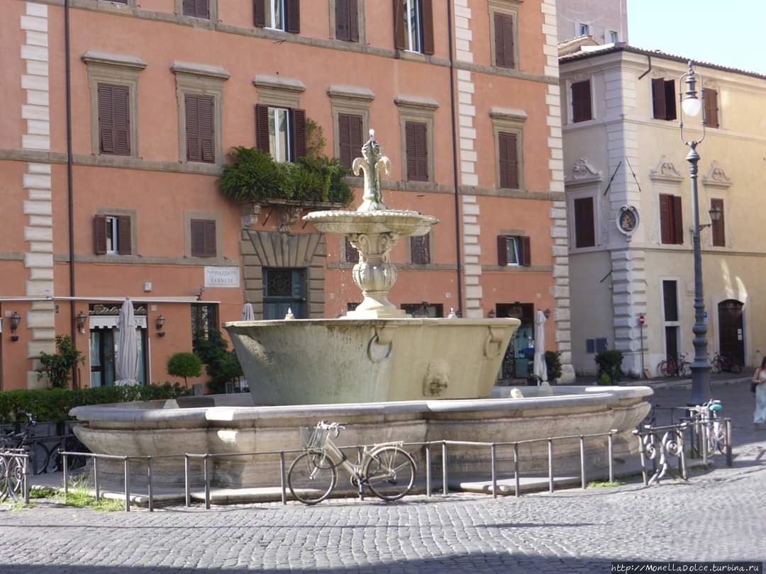 Пиацца Фарнезэ Рим, Италия