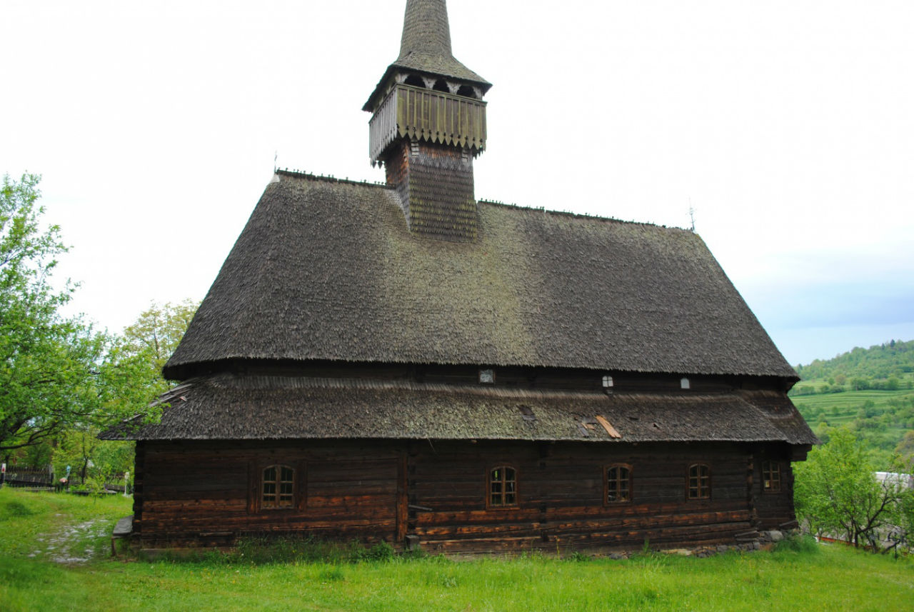 Церковь святого Николая в Будешти / Biserica de lemn 