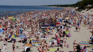 так выглядит местный пляж в разгар сезона