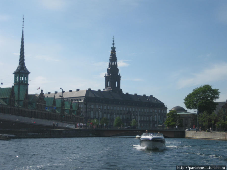 Биржа и Замок Кристиансборг Копенгаген, Дания