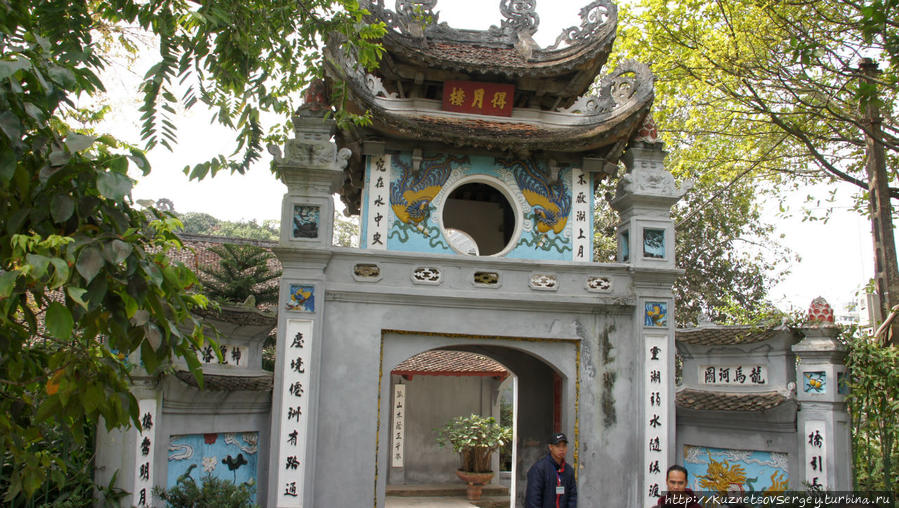 Храм Нефритовой горы Ханой, Вьетнам