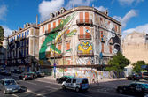 Дома, расписанные граффити вдоль проспекта Перейра