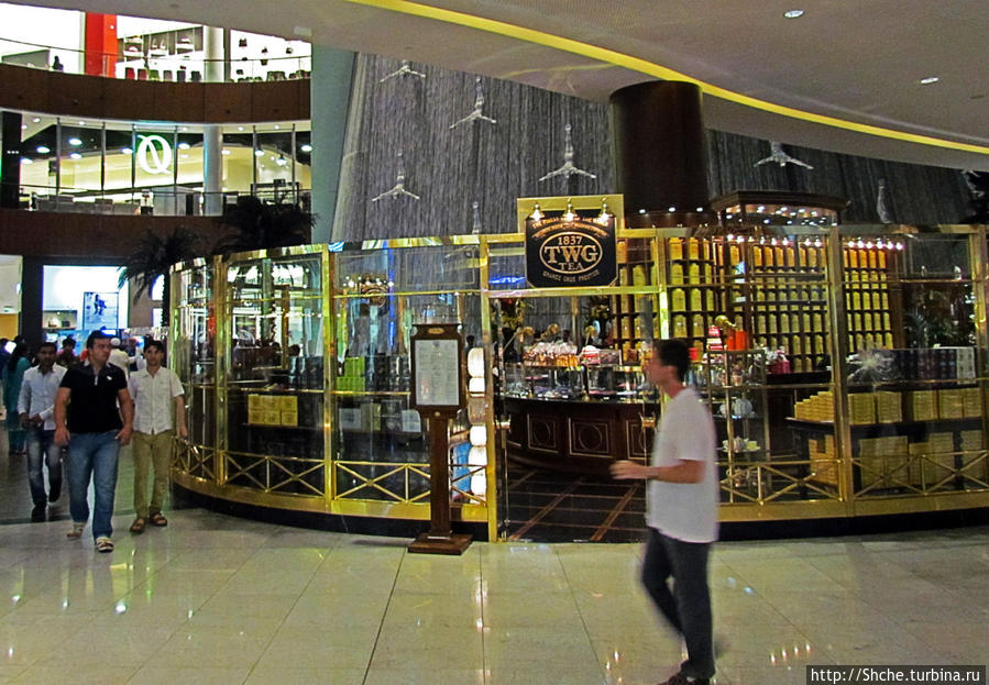 чайный бутик — единственное фото бутиков этого молла Дубай, ОАЭ
