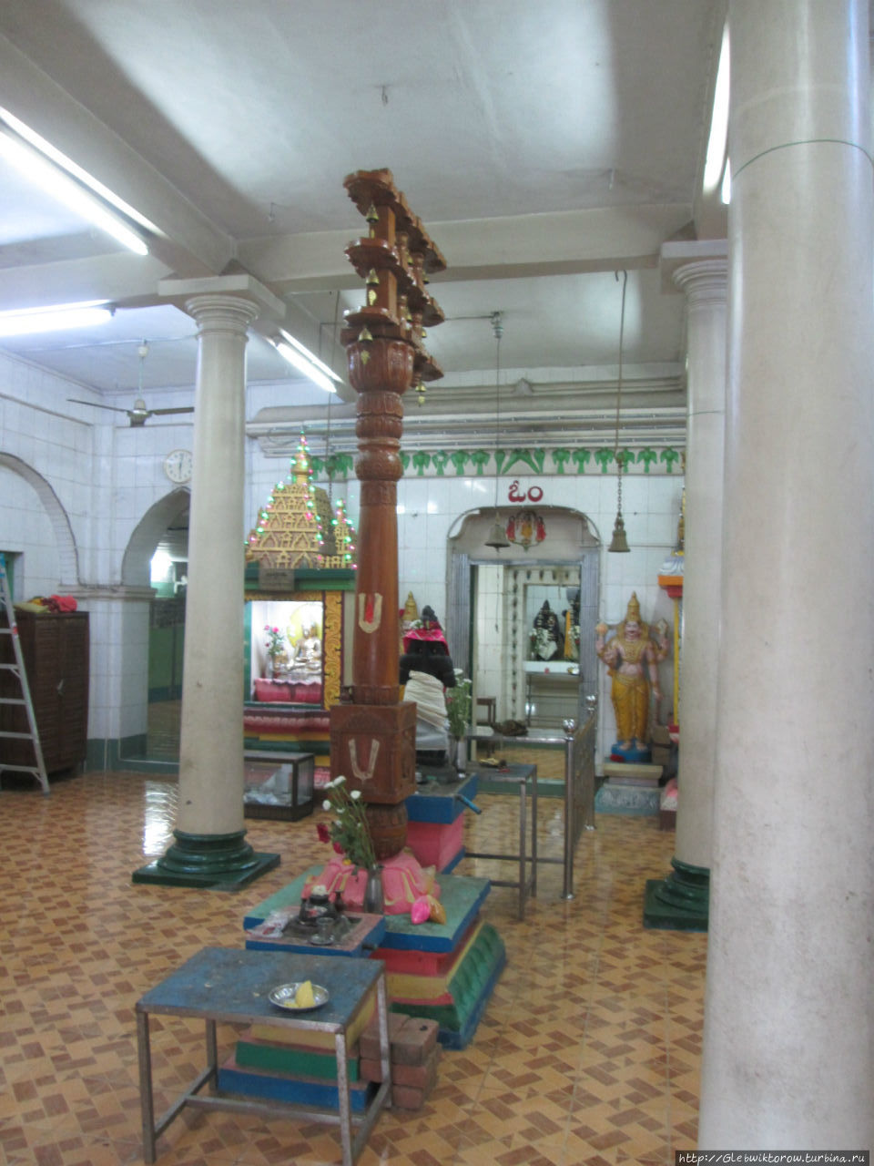Квартал около индуистского храма Патейн, Мьянма