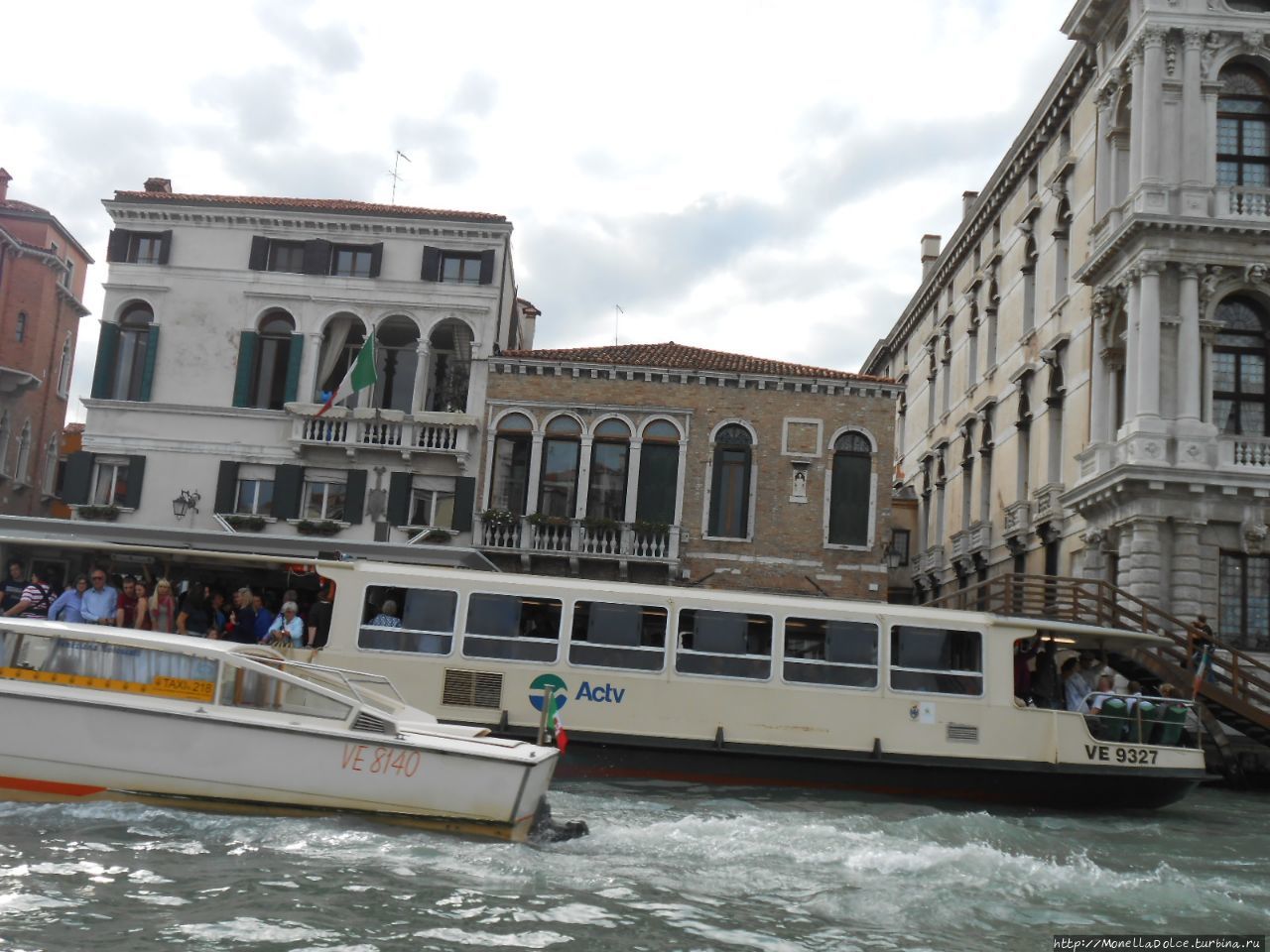 Venezia: пешеходный маршрут ponte Costituzione, ponte Rialto Венеция, Италия