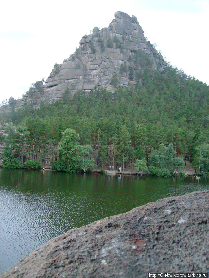 Жумбактас — скала посреди озера Бурабай Национальный Парк, Казахстан