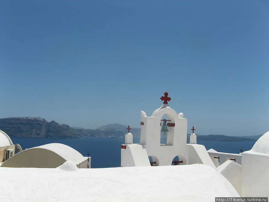 Санторини, сотни церквей в Иа Агиос-Николаос, Греция