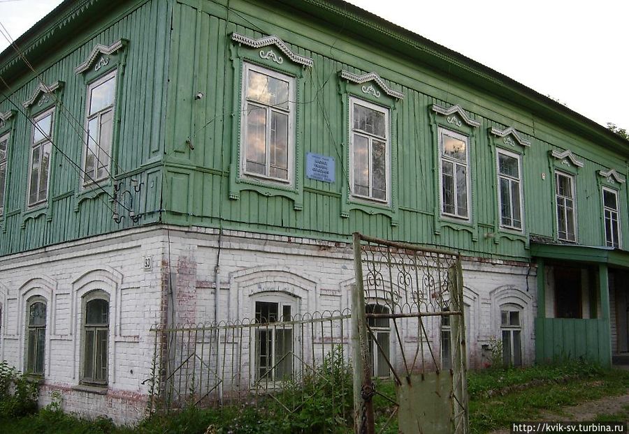 В этом располагалось РОНО, ейчас оно перехало в более современное здание. Уржум, Россия