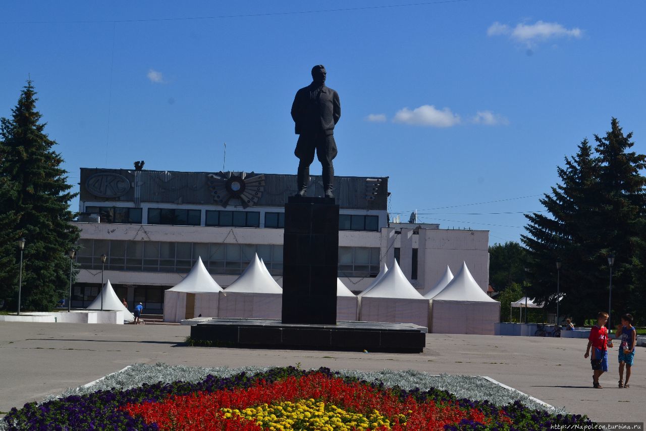 Памятник В. П. Чкалову Чкаловск, Россия