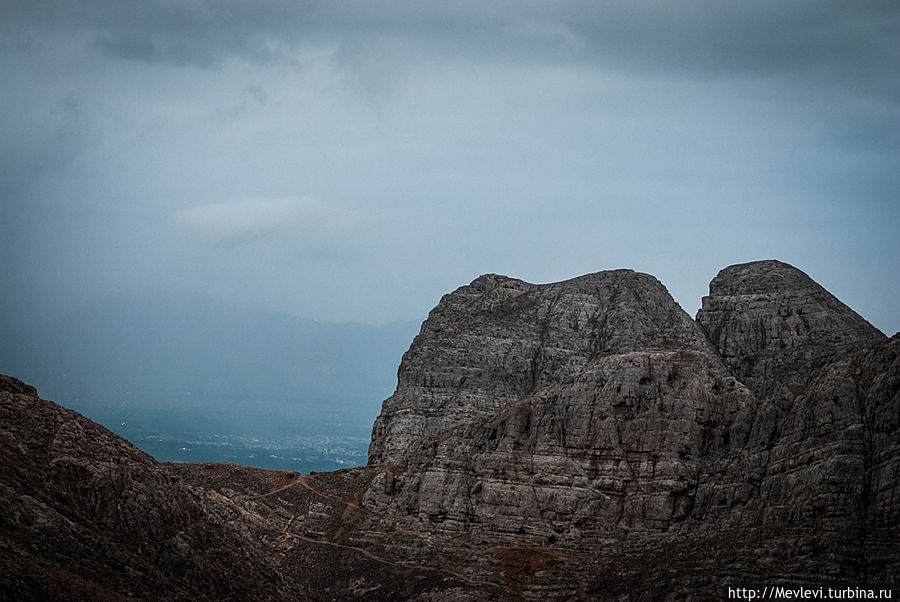 На вершину горы Соффе Исфахан, Иран
