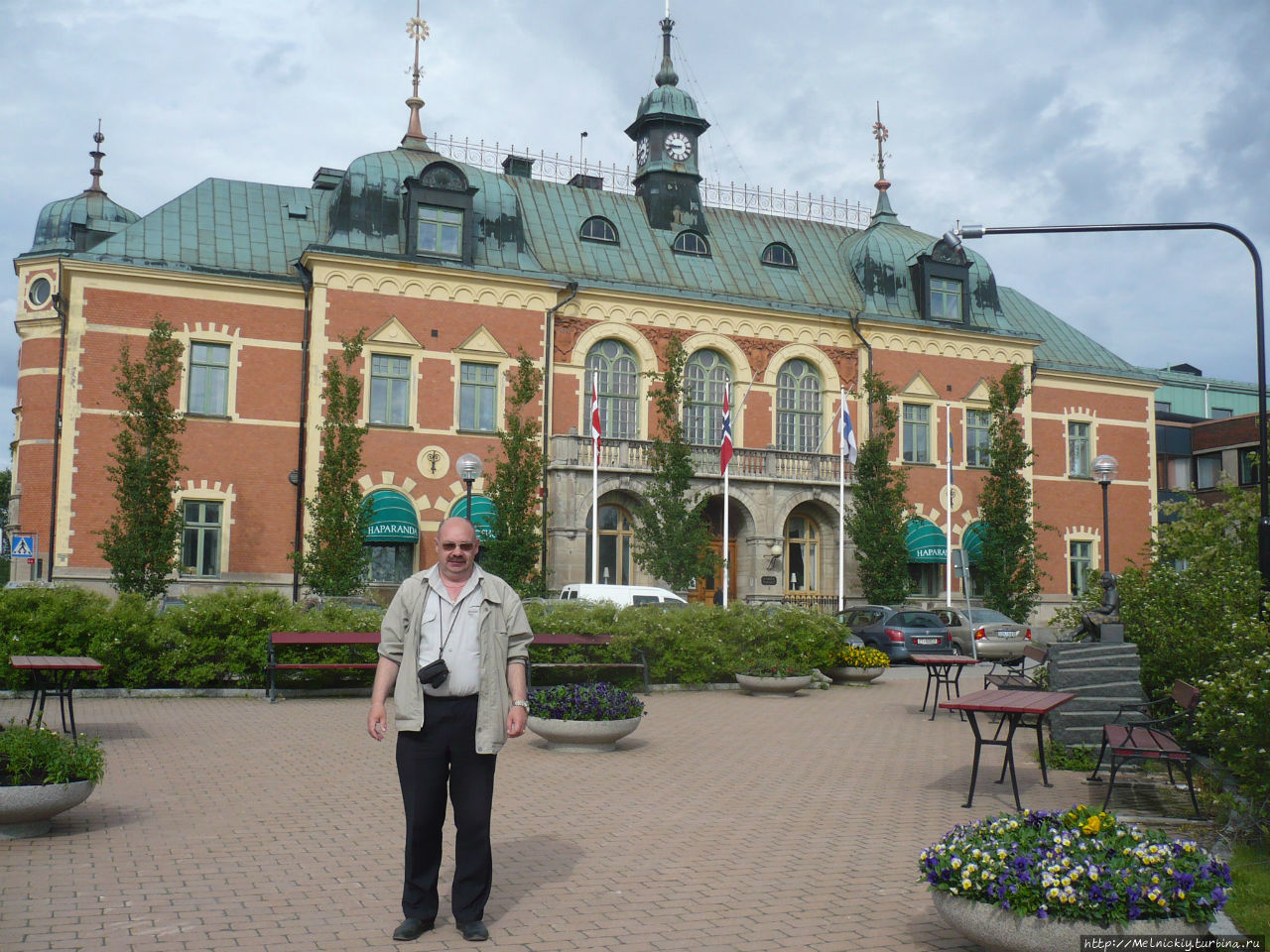 Променад по Центральной площади Хапаранда, Швеция