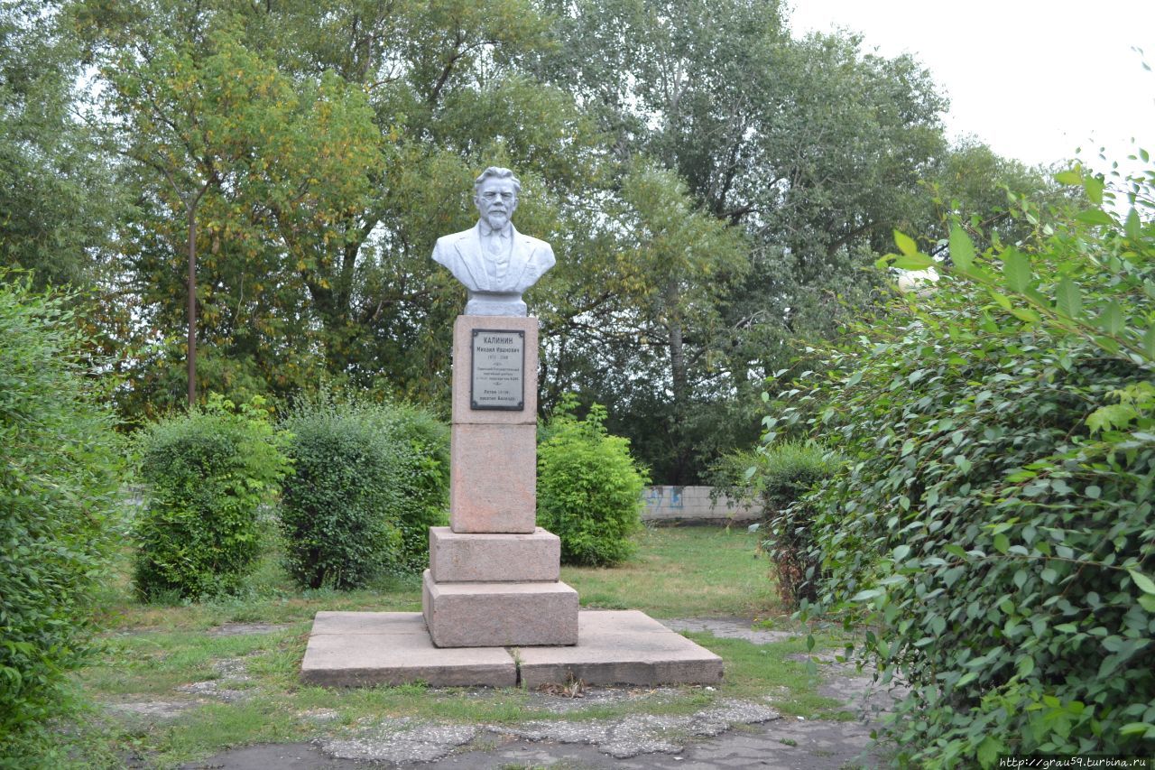 Памятник М.И. Калинину Калининск, Россия