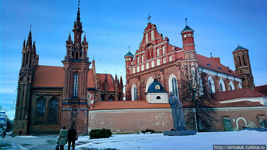 Церковь святых Франциска и Бернарда (ул. Майронё, 10 / Maironio g., 10) Вильнюс, Литва