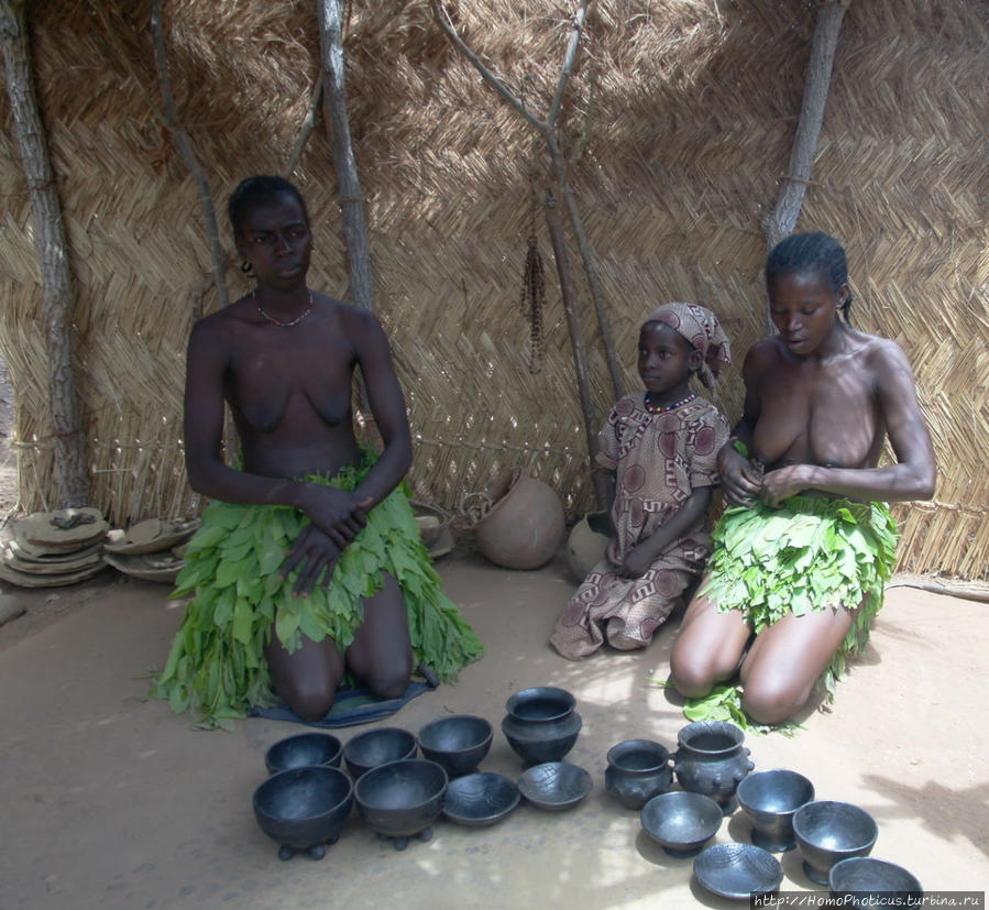 Магазин керамики Поли, Камерун