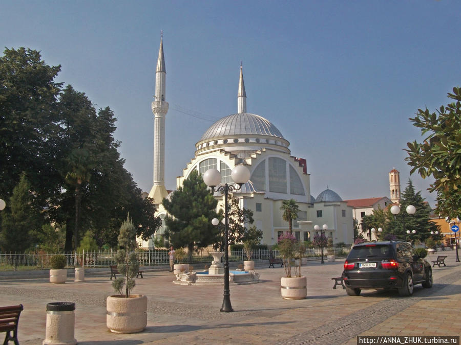 Мечеть в центре Шкодера. Шкодер, Албания