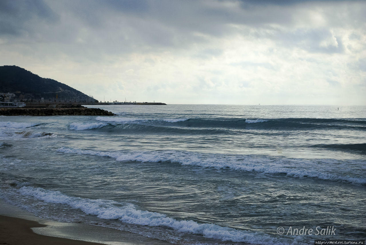 В апреле на средиземном Ситжес, Испания
