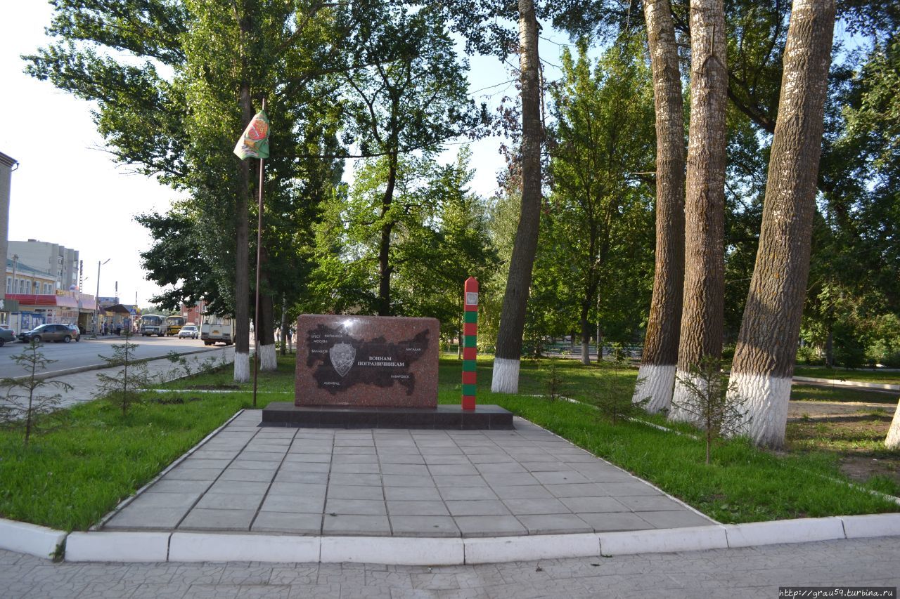 Памятник пограничникам всех поколений / Monument to border guards of all generations