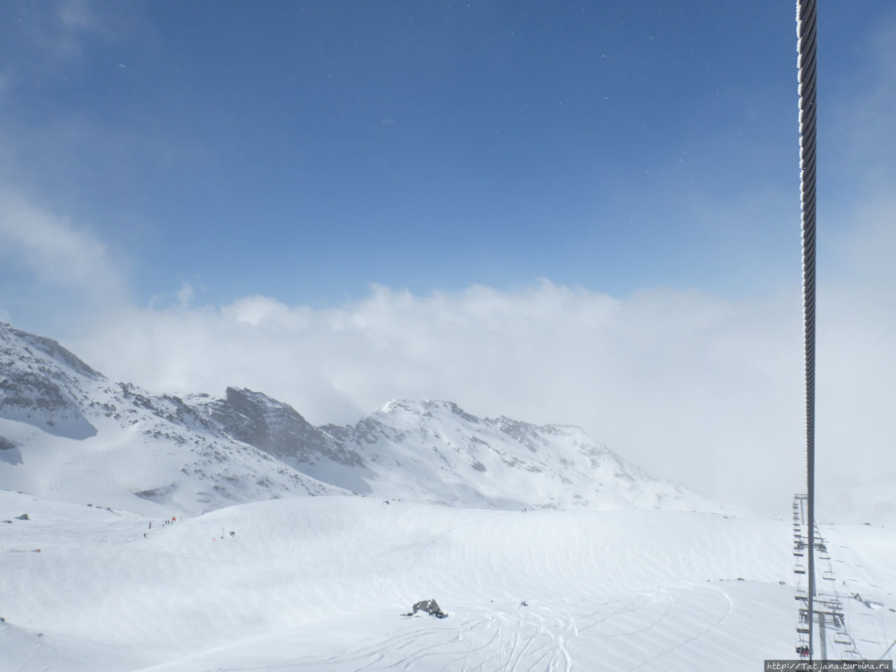 Три Долины в конце апреля -деревня Val Thorens Три Долины, Франция