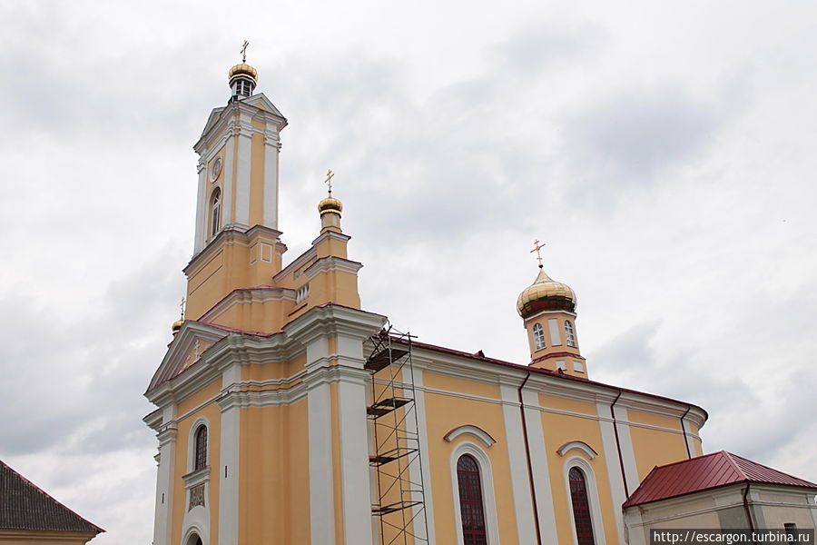Церковь была построена в 1762-1778 гг. в стиле барокко по фундации Кристины из рода Сапег. Кстати, на месте кирпичной церкви была ранее деревянная церковь, известная с 1568 года. Ружаны, Беларусь