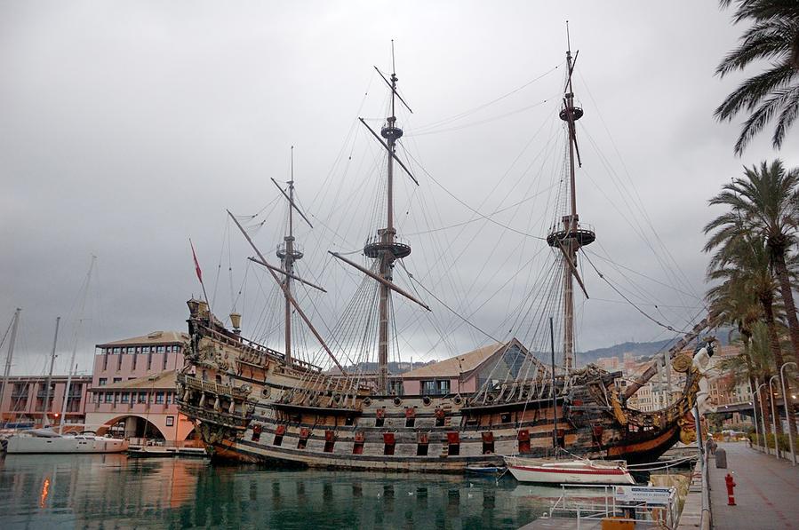 Пиратский корабль в порту Генуи