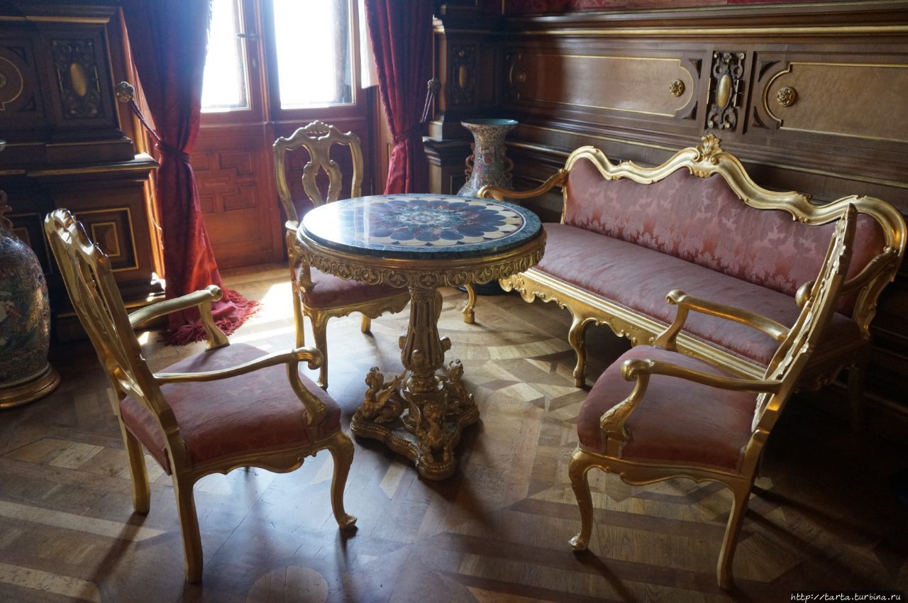 Замок Мирамаре Мирамаре, Италия Замок Мирамаре Мирамаре, Италия