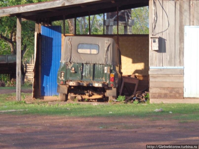 Советские легковые автомобили в Лаосе Лаос