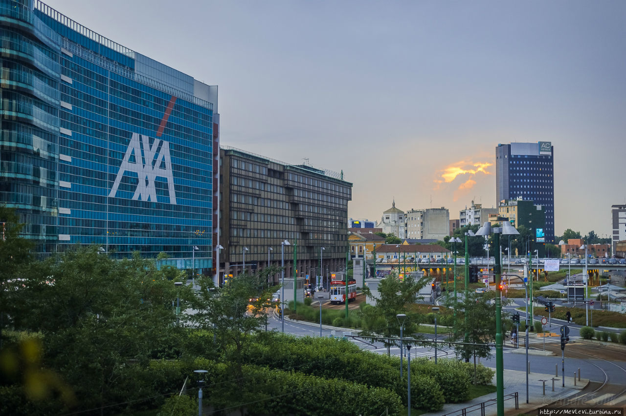 Вечерний Милан. Мегаполис Милан, Италия