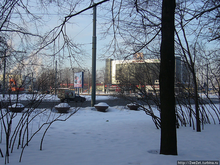 Площадь Бехтерева, — где-то здесь было ныне засыпанное Глухое озеро Санкт-Петербург, Россия