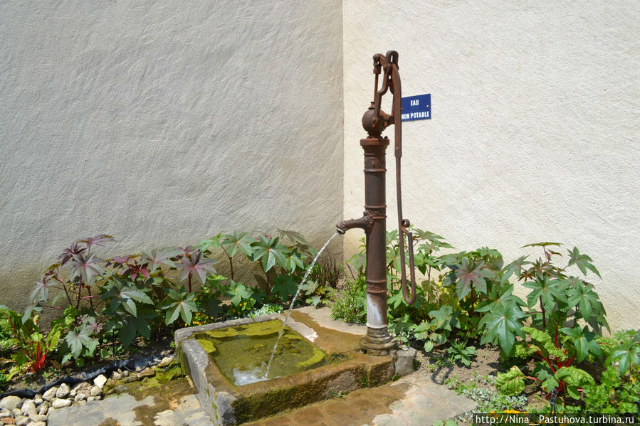 Азель-лё-Ридо это не только замок Азе-ле-Ридо, Франция