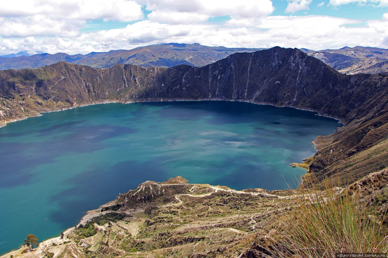 Эталонное озеро в кальдере вулкана Килотоа и легенда о любви Килотоа кратерное озеро, Эквадор