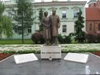 Первый в Польше памятник погибшей чете Качинских.