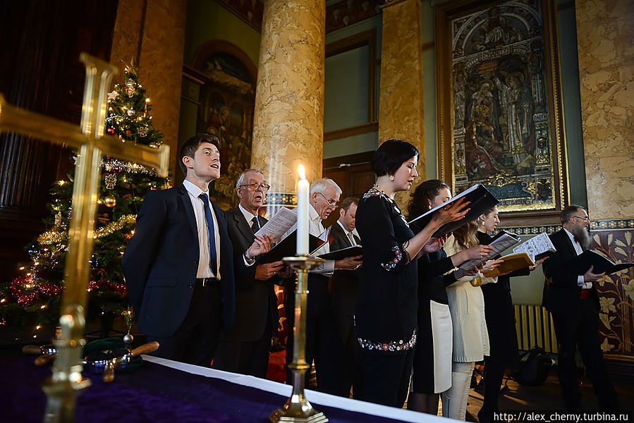 Хор The Singers, что переводится просто — 