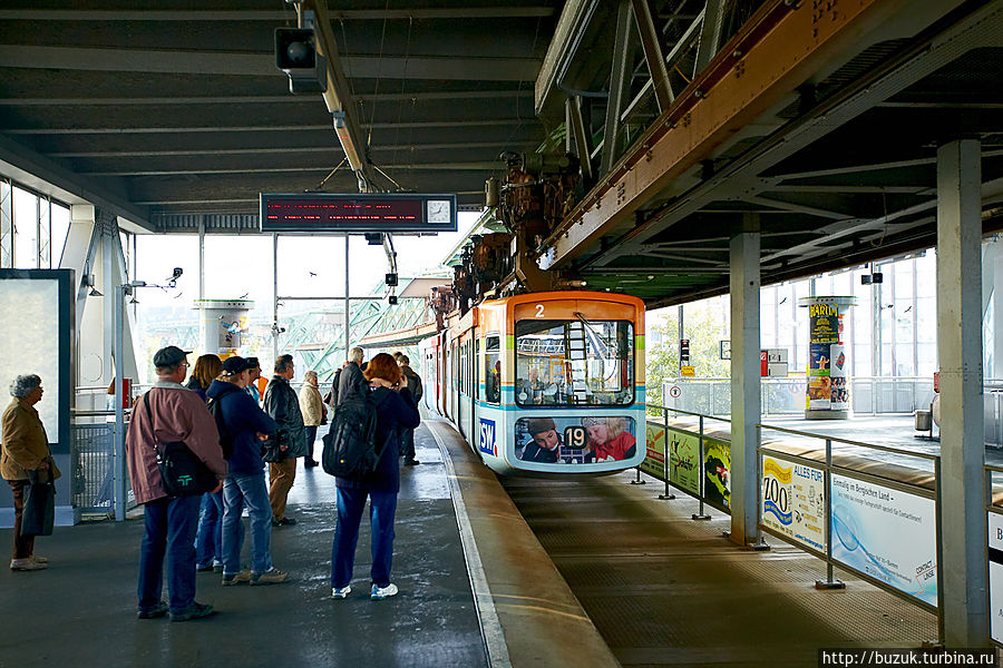 Самый живописный общественный транспорт Европы Вупперталь, Германия