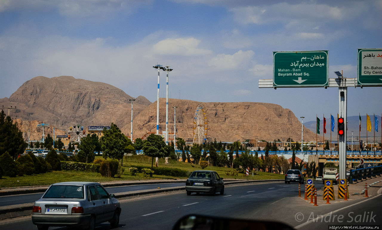 Moshtaghie (Three — Domes) (Kerman) Керман, Иран