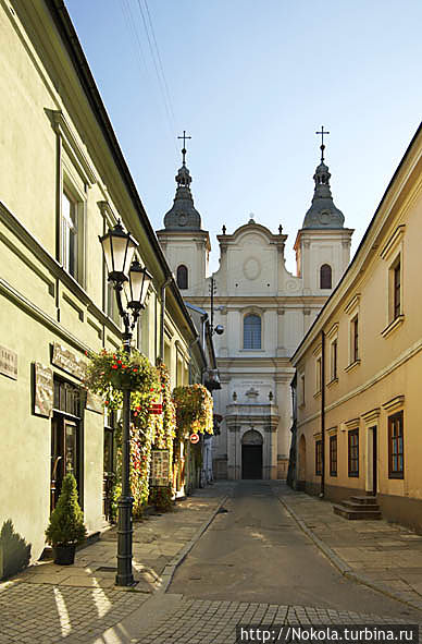 Костел иезуитов Пётркув-Трыбунальски, Польша